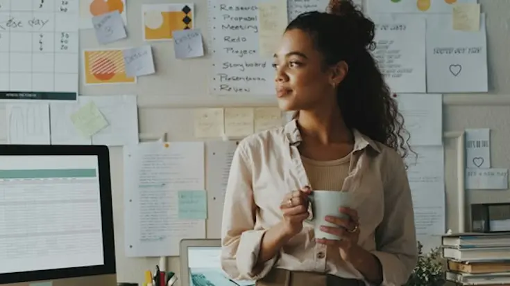 girl-with-a-coffee-600x300.webp